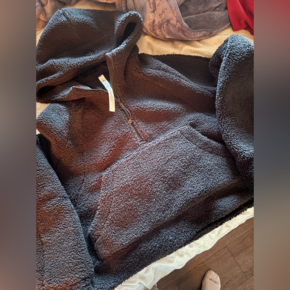 Lululemon jacket size M/L